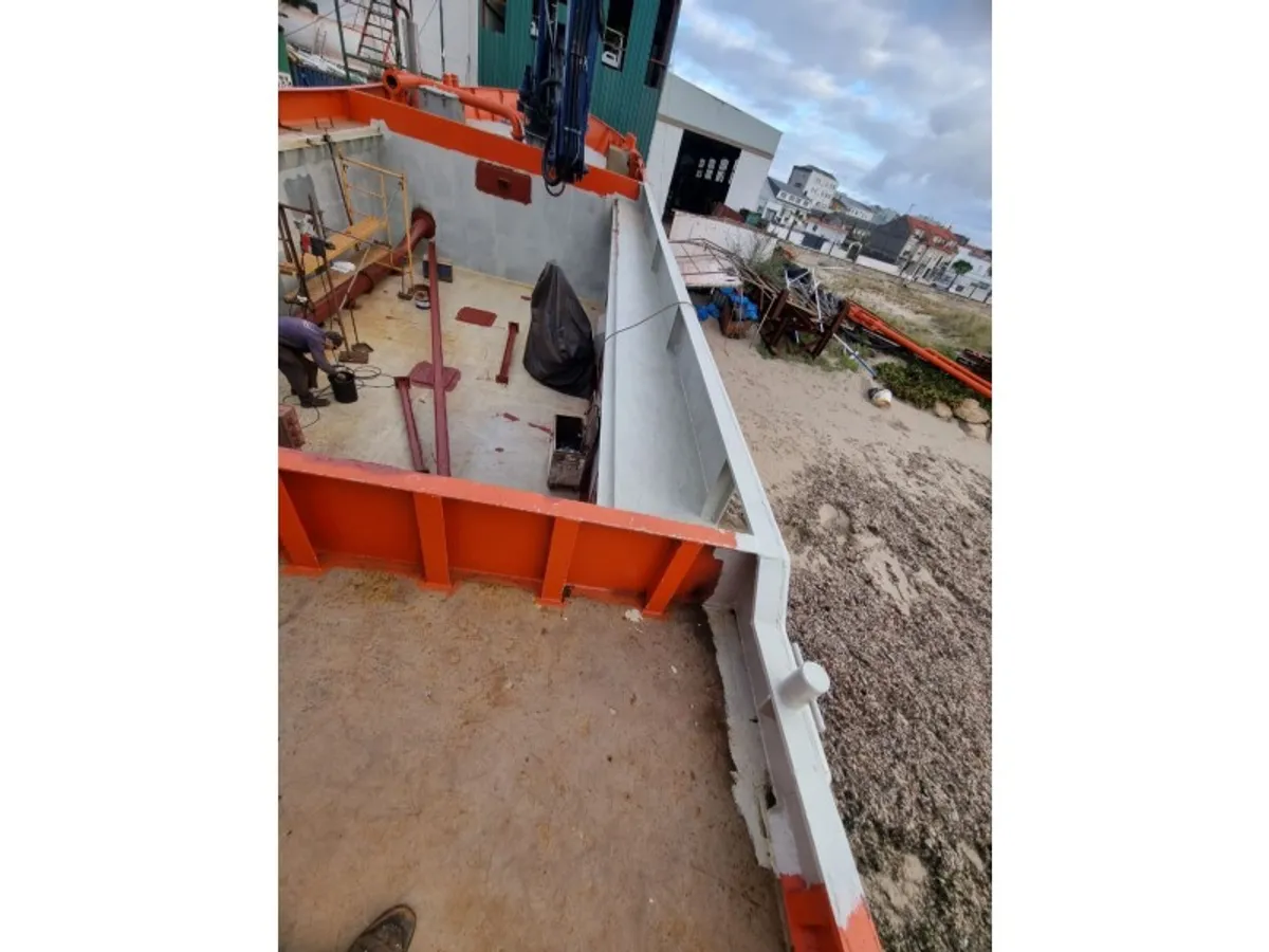 Kapal keruk keur dijual