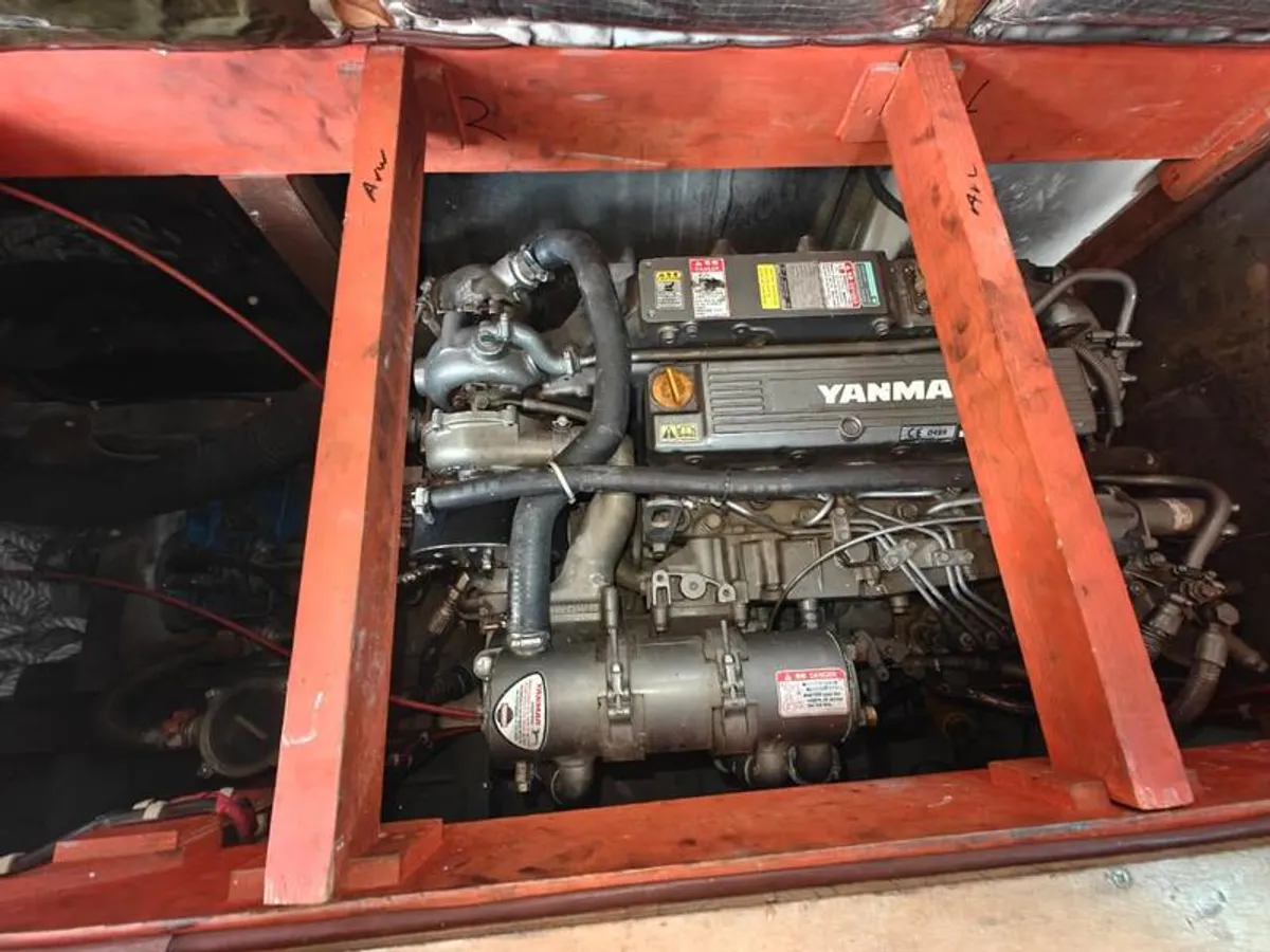 Kapal kerja keur dijual