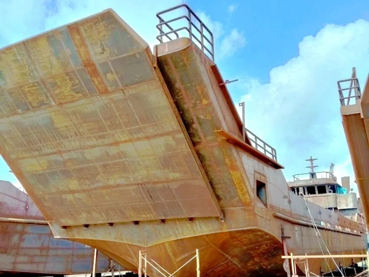 Kapal pendaratan, tangki keur dijual