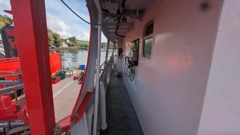 Kapal survei keur dijual