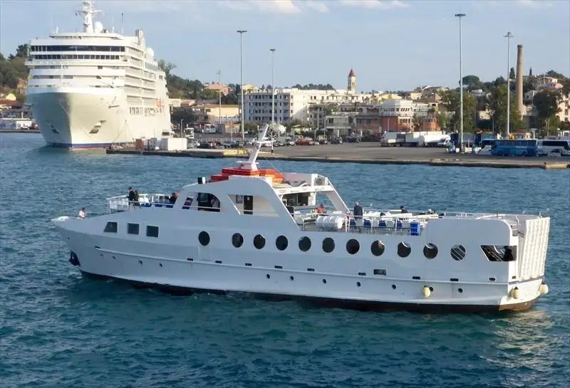 kapal RoPax pikeun dijual