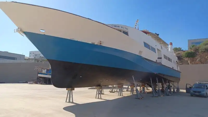 Kapal Ferry pikeun dijual