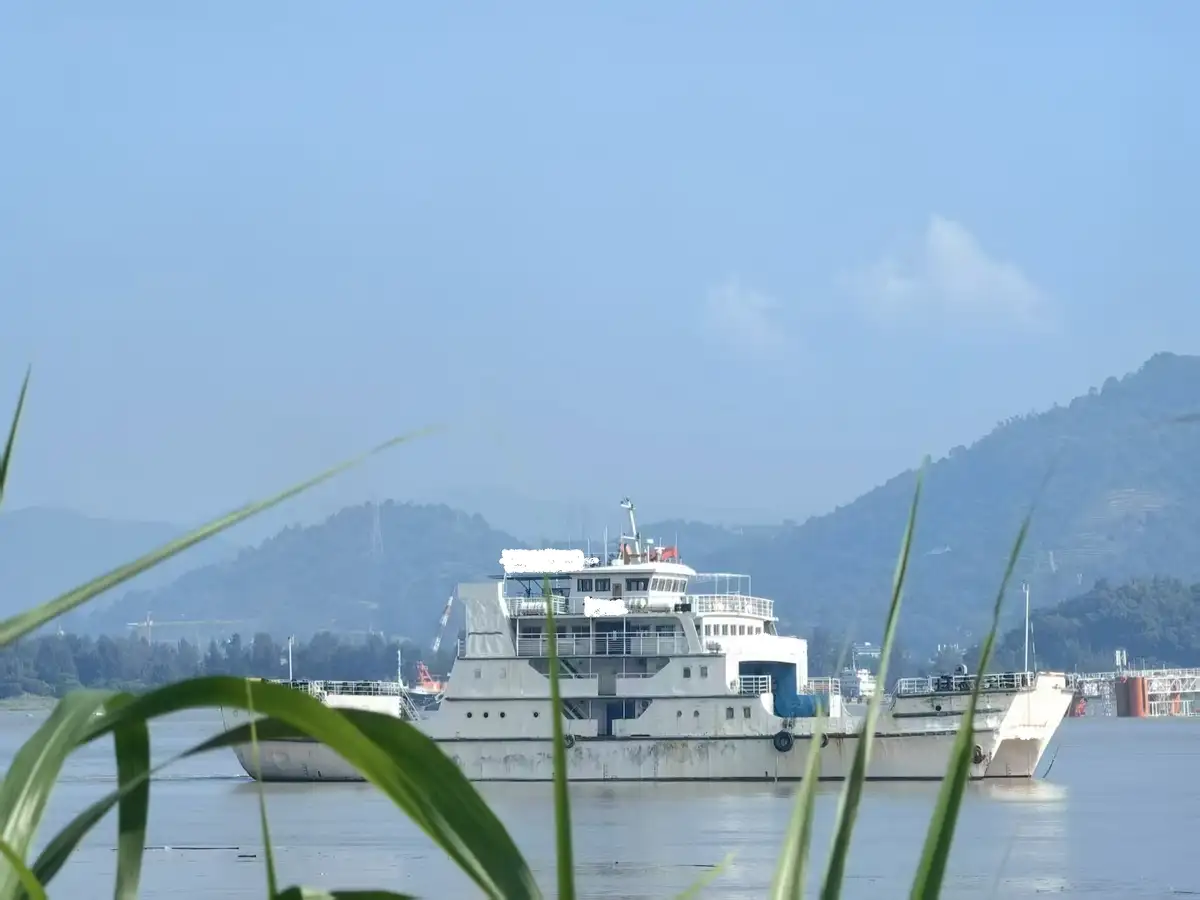 Katamaran pikeun dijual