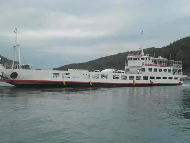 kapal RORO pikeun dijual