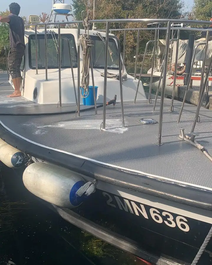 Parahu pilot pikeun dijual