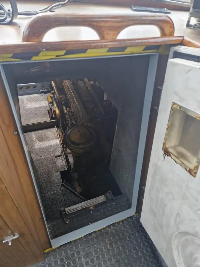 Parahu pilot pikeun dijual