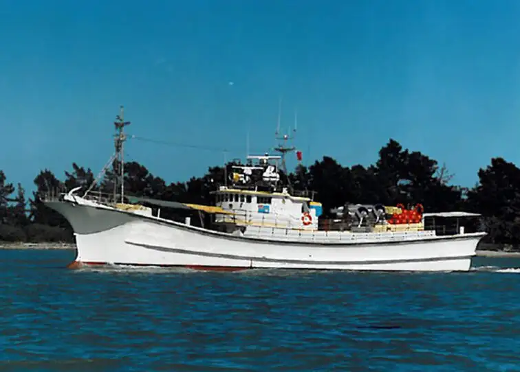 Kapal garis panjang pikeun dijual