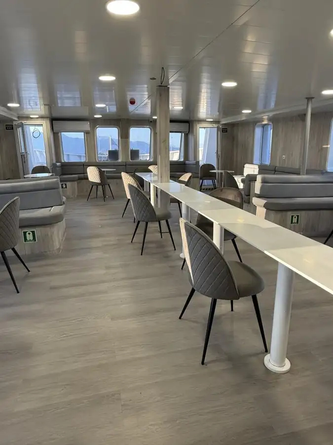 kapal RoPax pikeun dijual