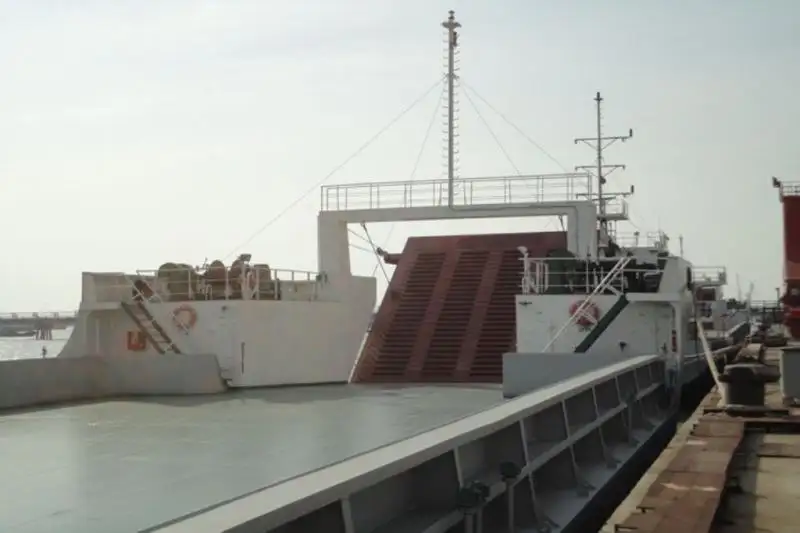 kapal RORO pikeun dijual