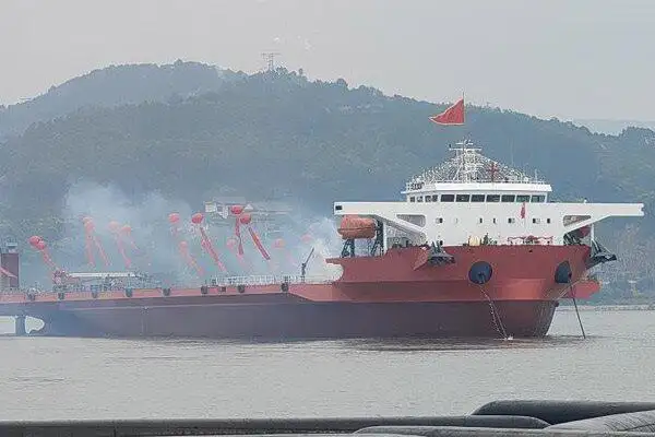 Tongkang pikeun dijual