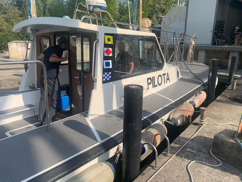 Parahu pilot pikeun dijual