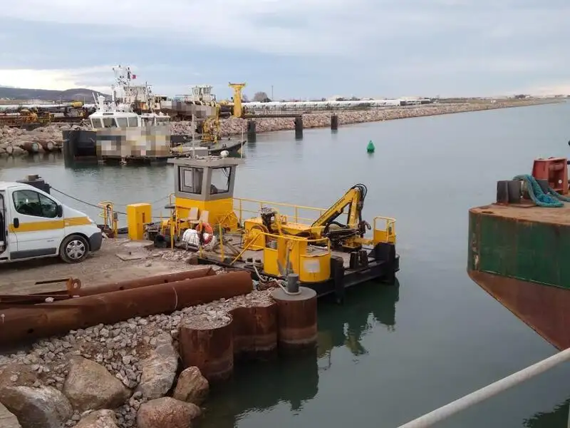 Tongkang pikeun dijual