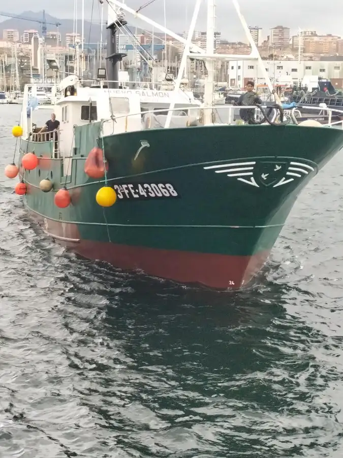 Fishing Trawler pikeun dijual