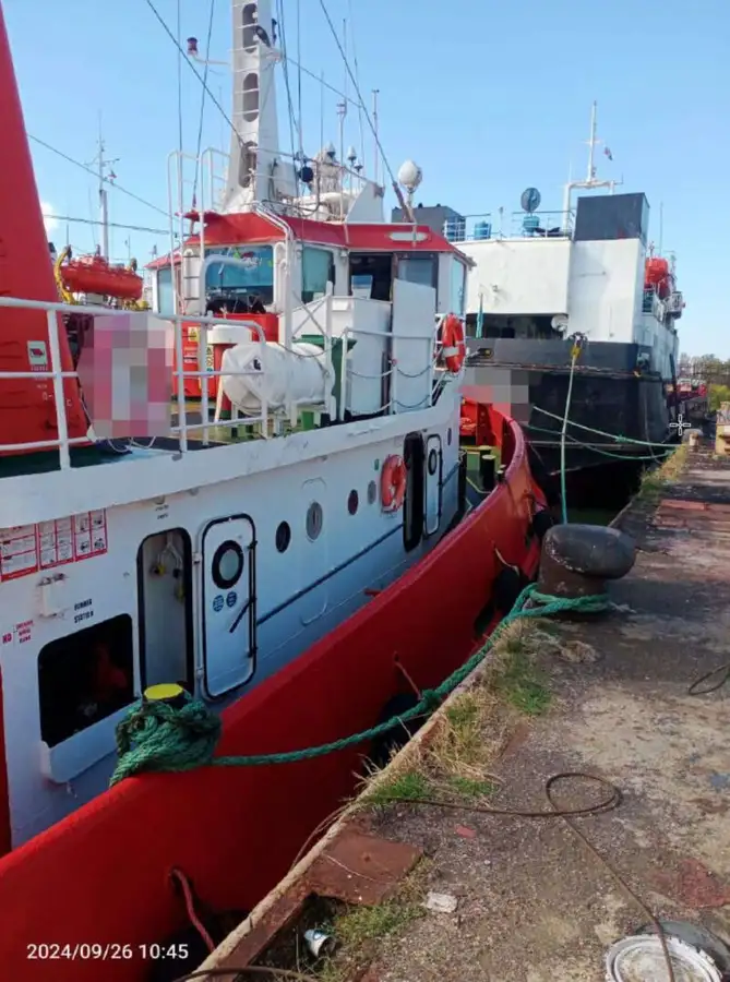 Tow boat pikeun dijual