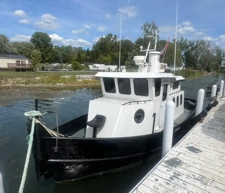 Tow boat pikeun dijual