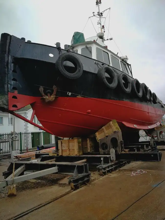 Tow boat pikeun dijual