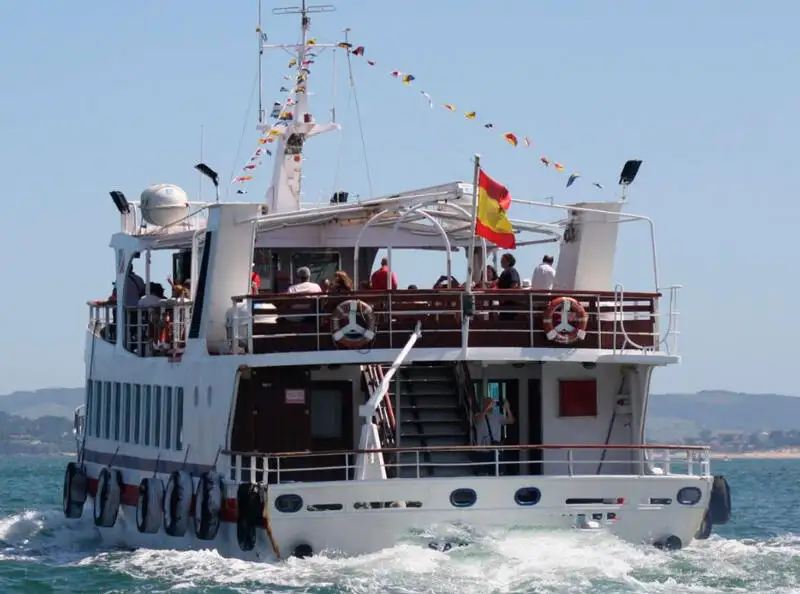 Kapal Ferry pikeun dijual