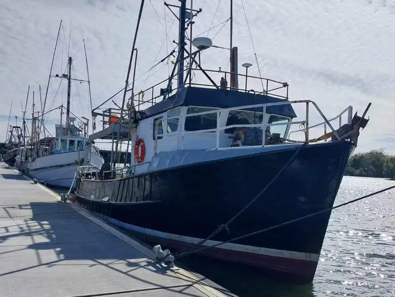 Kapal garis panjang pikeun dijual