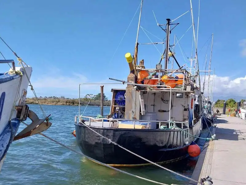 Kapal garis panjang pikeun dijual