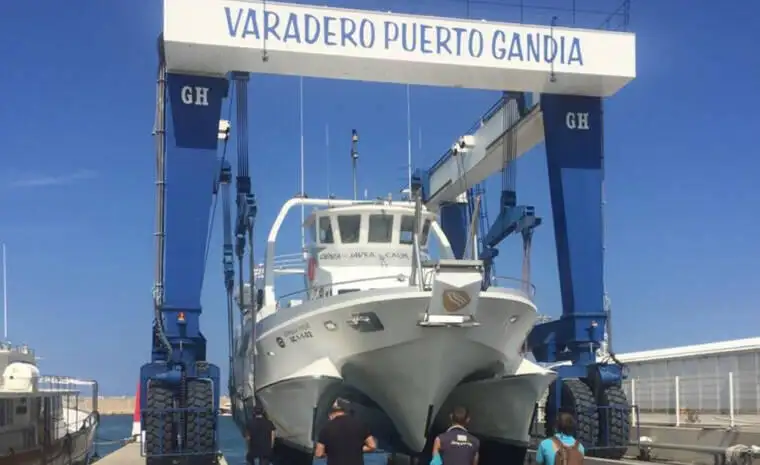 Kapal Ferry pikeun dijual