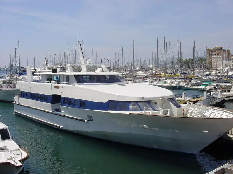 Kapal Ferry pikeun dijual