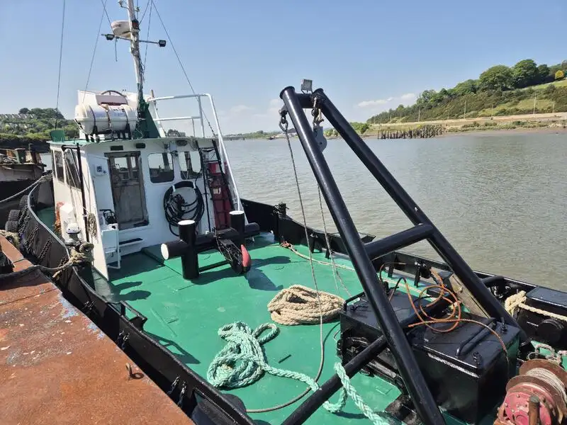 Tow boat pikeun dijual
