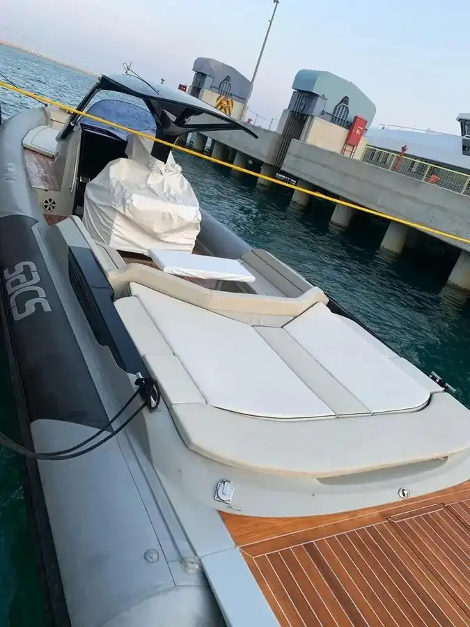 Parahu inflatable kaku pikeun dijual