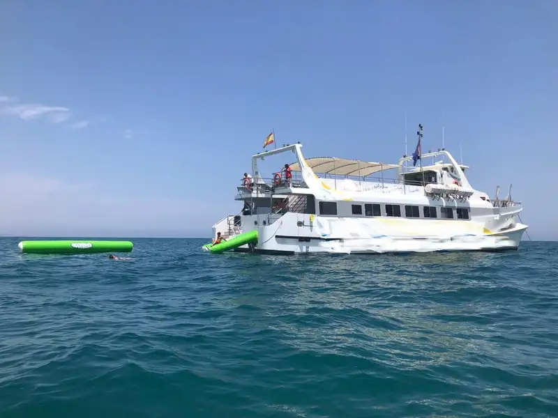Kapal Ferry pikeun dijual