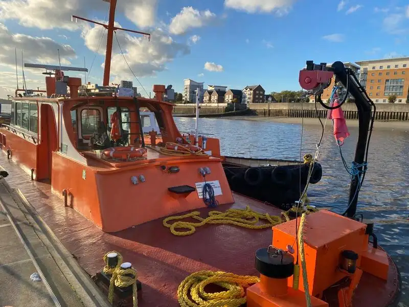 Kapal survey pikeun dijual