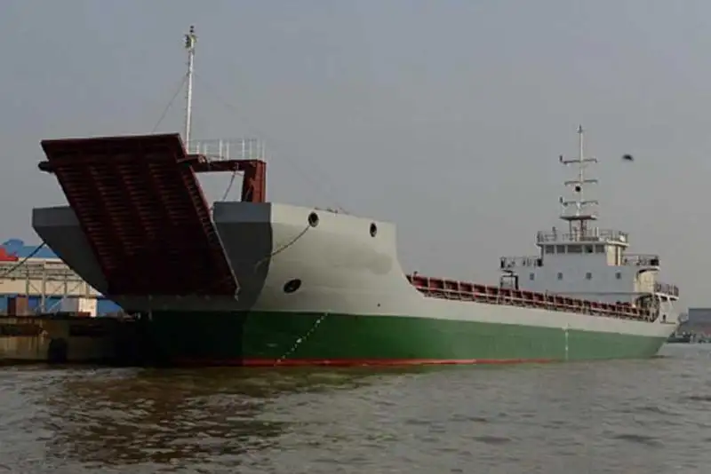 kapal RORO pikeun dijual