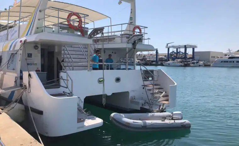 Kapal Ferry pikeun dijual