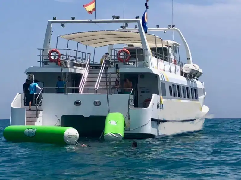 Kapal Ferry pikeun dijual