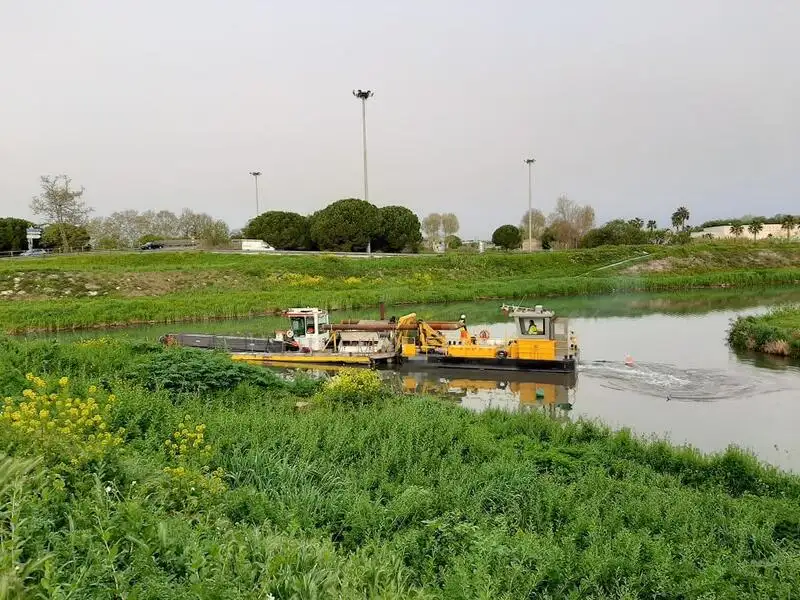 Tongkang pikeun dijual