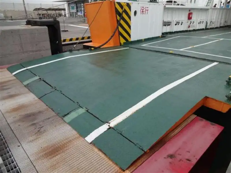 kapal RORO pikeun dijual