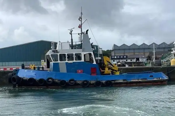 Tow boat pikeun dijual