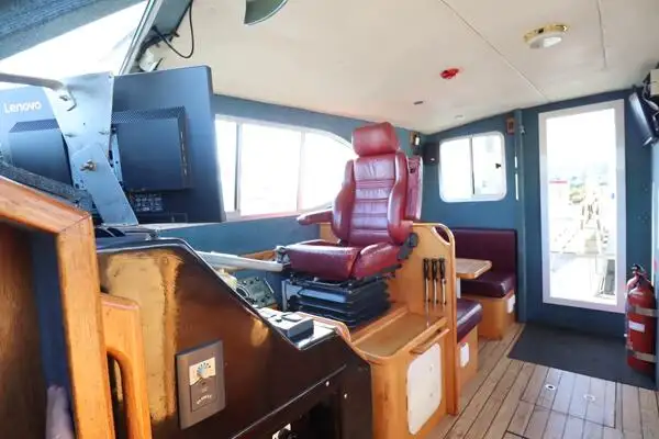 Parahu patroli pikeun dijual