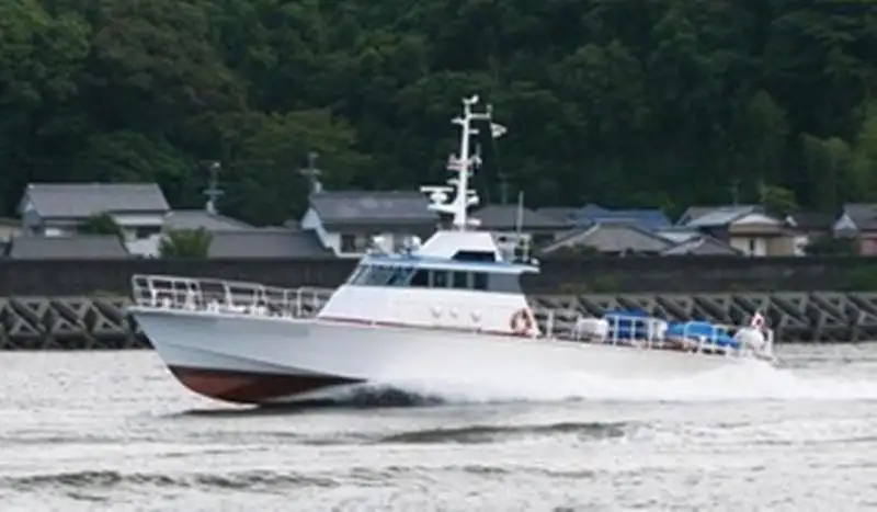 Parahu patroli pikeun dijual