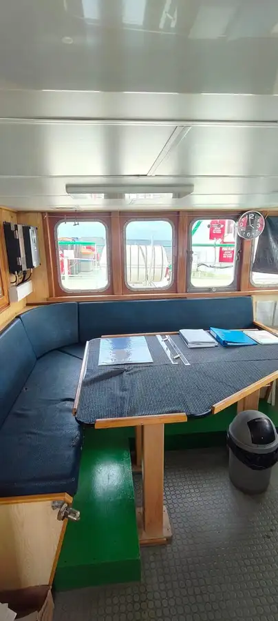 Kapal suplai pikeun dijual
