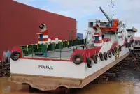 Kapal wadahna pikeun dijual