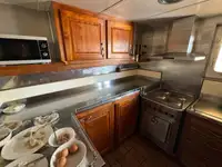 Kapal wadahna pikeun dijual